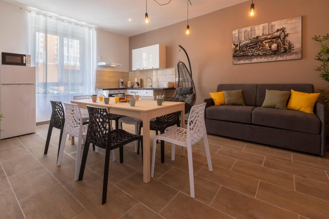 Appartement LOC TROTTEUR LE CACAO - Balnéo, Gare Lourdes Extérieur photo